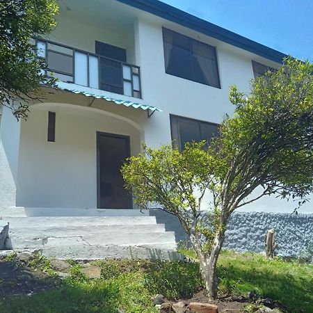 Casa Martin En Banos De Agua Santa Villa Kültér fotó